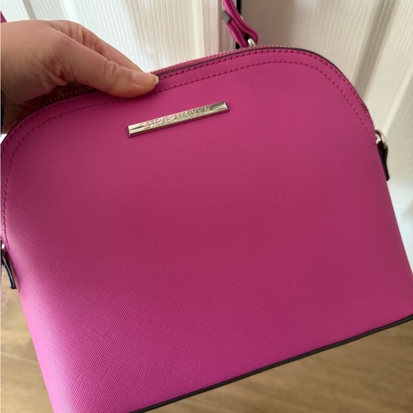 New with tags Steve Madden Pink Crossbody Bag with Silver chain - Picture 6 of 6